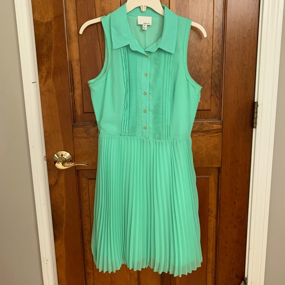 Greylin Dresses & Skirts - Greylin sea foam green pleated dress size M